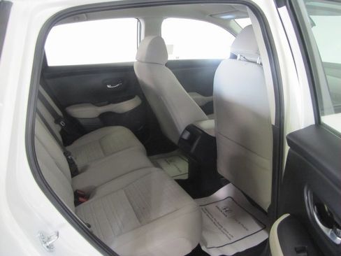 Certified 2025 Honda HR-V LX image 16