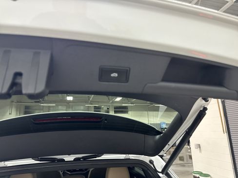Used 2020 Volkswagen Atlas Cross Sport SE AWD/4WD image 34