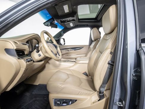 Used 2018 Cadillac Escalade ESV Platinum AWD/4WD image 8
