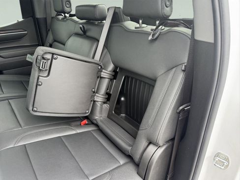 Used 2024 GMC Sierra 1500 SLT AWD/4WD image 9