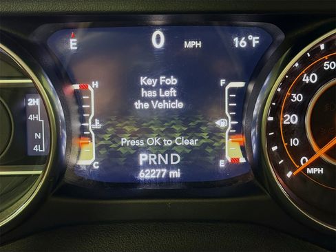 Used 2018 Jeep Wrangler Unlimited Sahara image 14