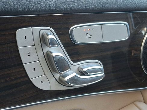 Used 2022 Mercedes-Benz GLC 300 GLC 300 image 21