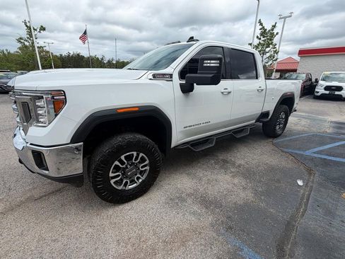 Used 2022 GMC Sierra 2500 SLE w/ SLE Value Package; image 3