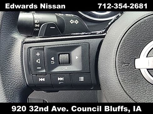 Used 2023 Nissan Rogue SV image 25