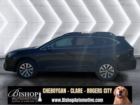 Used 2023 Subaru Outback Premium image 16