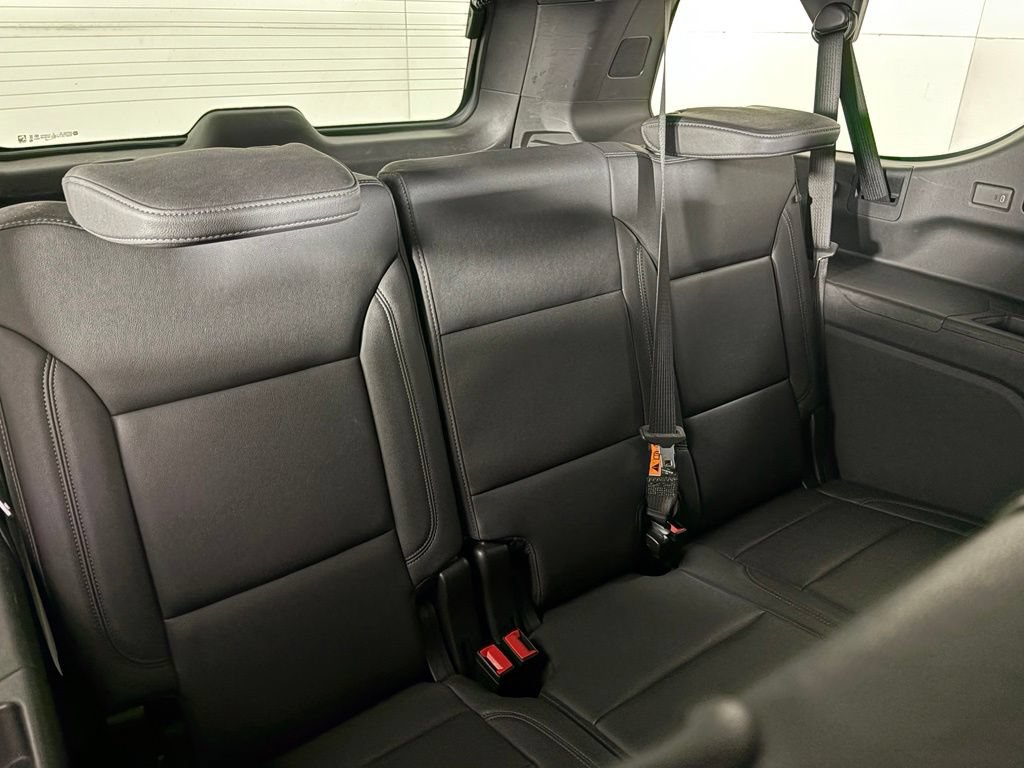 Used 2025 Chevrolet Suburban Z71 AWD/4WD image 18