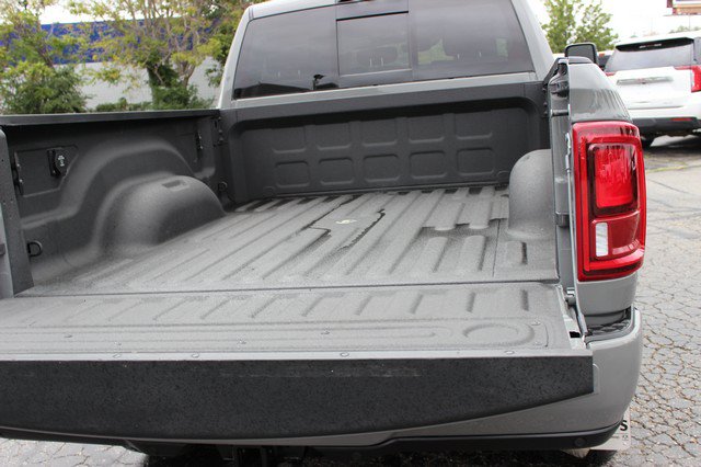 Used 2025 RAM 2500 Laramie w/ Night Edition AWD/4WD image 14