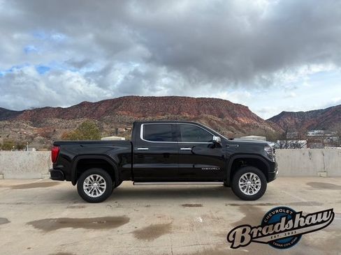 Used 2022 GMC Sierra 1500 Denali Ultimate image 3