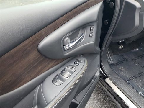 Used 2024 Nissan Murano Platinum w/ Cargo Package image 9