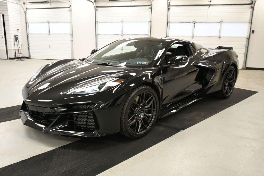 Used 2024 Chevrolet Corvette Z06 RWD image 36