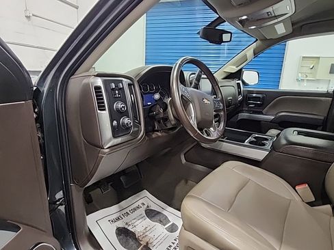 Used 2017 Chevrolet Silverado 1500 LTZ Z71 w/ LTZ Plus Package AWD/4WD image 11