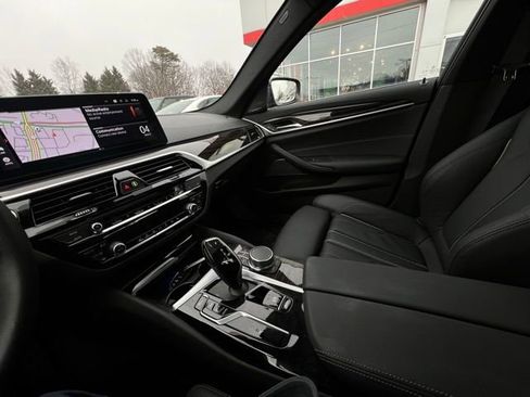 Used 2023 BMW 540i xDrive w/ Premium Package image 22