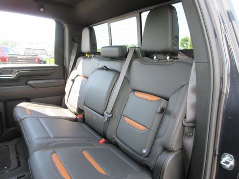 Certified 2024 GMC Sierra 2500 AT4 w/ AT4 Preferred Package AWD/4WD image 23