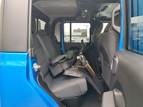 New 2026 Jeep Gladiator Sport image 15