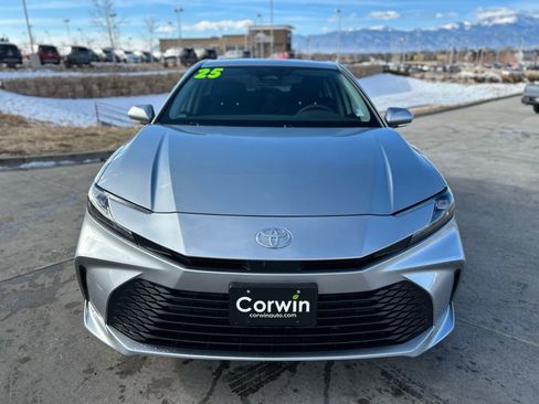 Used 2025 Toyota Camry LE image 2