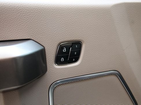 Used 2019 Ford F250 Limited AWD/4WD image 23