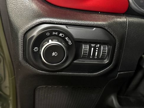 Used 2021 Jeep Wrangler Unlimited Rubicon AWD/4WD image 24