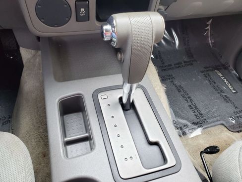 Used 2015 Nissan Frontier SV RWD image 44