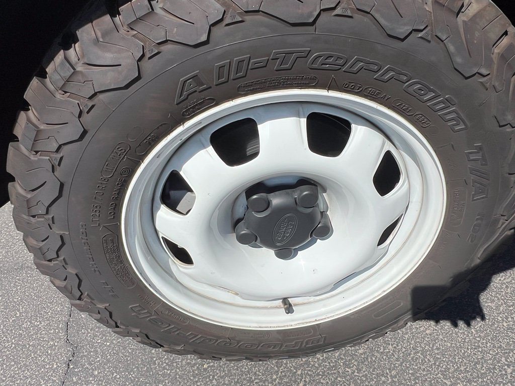 Used 2023 Land Rover Defender 90 S AWD/4WD image 9