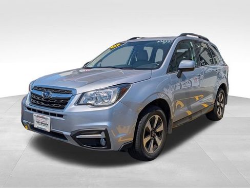 Used 2018 Subaru Forester 2.5i Limited AWD/4WD image 3