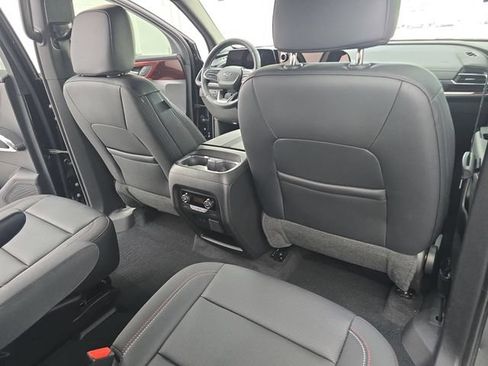 Used 2026 Chevrolet Traverse Z71 w/ Driver Confidence Package AWD/4WD image 11