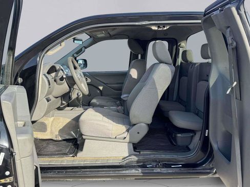 Used 2015 Nissan Frontier S RWD image 38