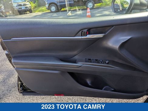 Used 2023 Toyota Camry SE image 12