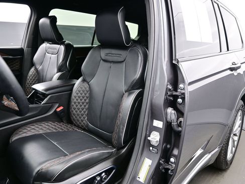 Used 2025 Jeep Grand Cherokee L Summit w/ MOPAR Finishing Package AWD/4WD image 15