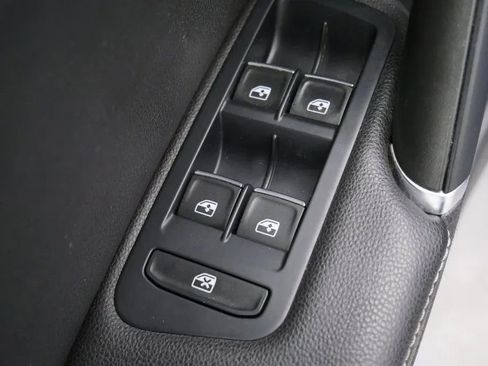 Used 2017 Volkswagen Golf R 4-Door AWD/4WD image 14