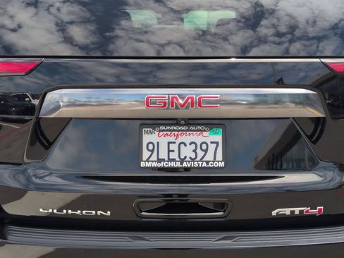 Used 2024 GMC Yukon AT4 w/ Technology Package AWD/4WD image 38