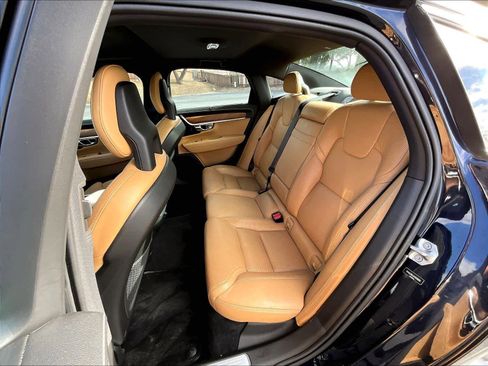 Used 2017 Volvo S90 T6 Inscription w/ Vision Package image 29