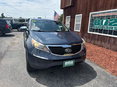 Used 2011 Kia Sportage LX w/ Convenience Pkg AWD/4WD image 2
