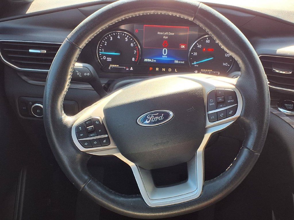 Used 2023 Ford Explorer Limited w/ Limited Technology Package RWD image 21