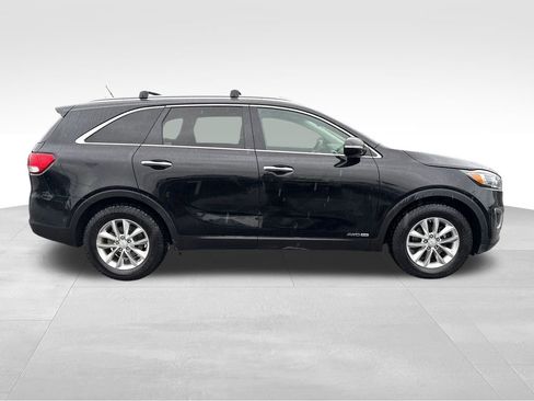 Used 2016 Kia Sorento LX image 8