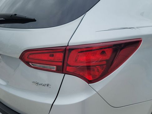 Used 2018 Hyundai Santa Fe Sport w/ 2.4L Value Package 02 FWD image 11