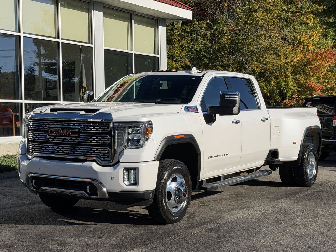 Used 2020 GMC Sierra 3500 Denali w/ Denali Ultimate Package AWD/4WD image 2