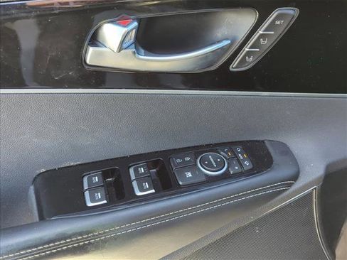 Used 2019 Kia Sorento SX image 8