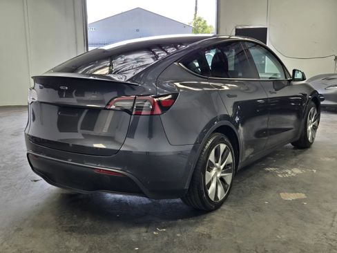 Used 2021 Tesla Model Y Long Range AWD/4WD image 4