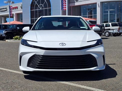 Used 2025 Toyota Camry LE FWD image 2
