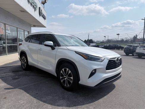 Used 2023 Toyota Highlander XLE image 5