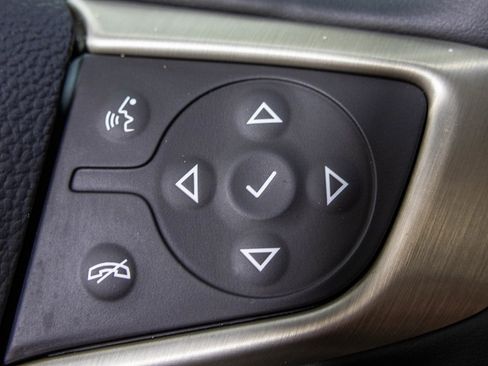 Used 2023 GMC Acadia Denali AWD/4WD image 32