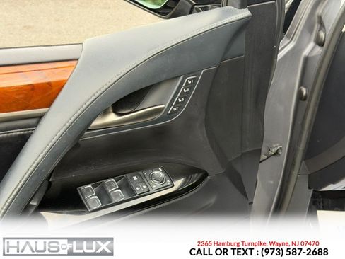 Used 2018 Lexus LX 570 4WD w/ Luxury Package image 15