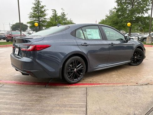New 2026 Toyota Camry SE FWD image 5