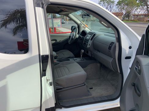 Used 2018 Nissan Frontier S RWD image 8