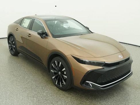 New 2026 Toyota Crown Platinum AWD/4WD image 13