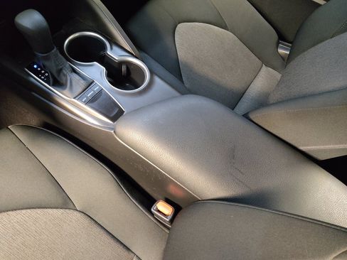 Used 2022 Toyota Camry LE image 26