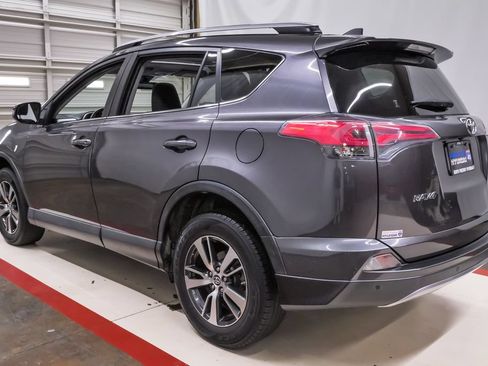 Used 2018 Toyota RAV4 XLE FWD image 8