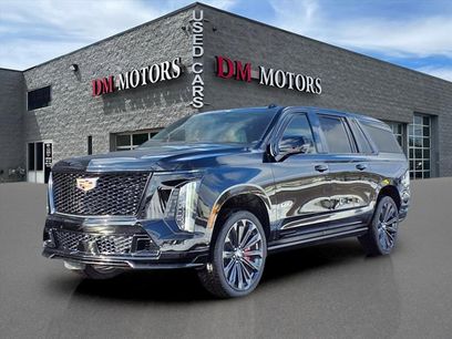 Used 2025 Cadillac Escalade ESV V