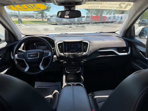 Used 2022 GMC Terrain SLT w/ LPO, Floor Liner Package AWD/4WD image 9
