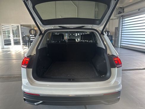 Used 2022 Volkswagen Tiguan SE image 8